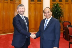 Thủ tướng Nguyễn Xuân Phúc tiếp ông Ivan Scalfarotto,Thứ trưởng Bộ Phát triển Kinh tế Italy. (Ảnh: Thống Nhất/TTXVN)