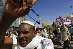 7 nhà thờ bị đốt để phản đối tuần báo Charlie Hebdo ở Niger 