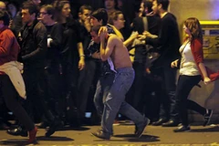 Các con tin tại nhà hát Bataclan. (Nguồn: Reuters)