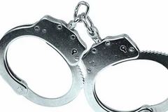 Tạm giam thẩm phán quận Thốt Nốt vì lừa đảo chiếm đoạt tài sản