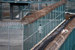 Gabon quyết định phóng thích hơn 100 tù nhân chính trị