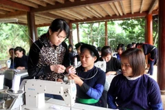 Phụ nữ Việt Nam chủ động giúp nhau xây dựng gia đình hạnh phúc