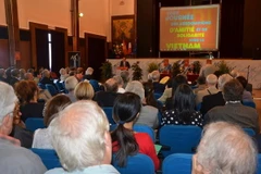 Phiên họp toàn thể tại ngày Hội đoàn "hữu nghị và đoàn kết với Việt Nam". (Ảnh: Bích Hà/Vietnam+)