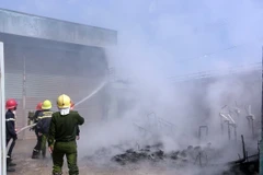 Bình Phước nhanh chóng dập tắt một vụ hỏa hoạn ở lò sấy gỗ