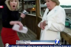 Người dẫn chương trình bị bắn ngay khi đang dẫn trực tiếp từ hiện trường (Nguồn: RT)