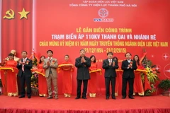 Cắt băng khánh thành trạm biến áp 110kV Thanh Oai. (Ảnh: Hoa Việt Cường/Vietnam+)