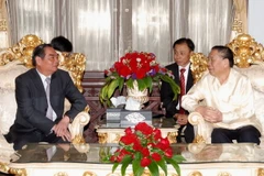 Lãnh đạo Đảng, Nhà nước Lào tiếp đoàn đại biểu cấp cao Việt Nam