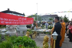 Quang cảnh lễ cầu siêu. (Ảnh: Đức Chung/Vietnam+)