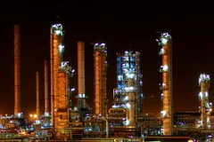 Iran đang tích trữ ít nhất 30 triệu thùng dầu ở ngoài khơi