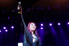 “Hãy về với nhau”: Nghe Mỹ Tâm ca, người ta phải bình tĩnh 