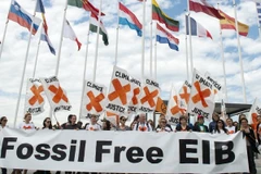 EIB từng nhận nhiều chỉ trích về vấn đề biến đổi khí hậu. (Ảnh: FOE Europe)