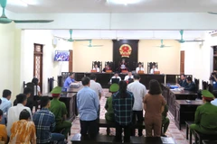 Toàn cảnh phiên tòa tuyên án sơ thẩm vụ gian lận điểm thi THPT Quốc gia năm 2018 tại Hà Giang. (Ảnh: TTXVN)