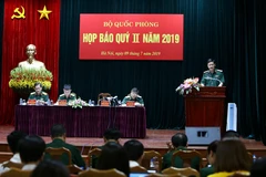 Thiếu tướng Nguyễn Văn Đức, Cục trưởng Cục Tuyên huấn - Tổng cục Chính trị QĐND Việt Nam chủ trì họp báo. (Ảnh: Dương Giang/TTXVN) 