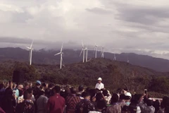 Tổng thống Joko Widodo dự lễ khai trương trang trại điện gió tại Nam Sulawesi. (Ảnh: Jakarta Post)