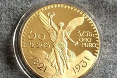 Đồng tiền vàng được gọi là centenario. (Nguồn: Sopitas.com) 