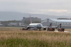 Chiếc máy bay gặp sự cố của Omni Air. (Ảnh: The Sun)