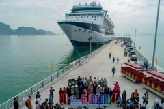 Hạ Long là một trong những điểm đến thu hút du khách dịp nghỉ lễ. (Ảnh: Trung Nguyên/TTXVN)