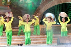 Phó Thủ tướng Thường trực Chính phủ Trương Hòa Bình phát biểu chào mừng Lễ hội dừa Bến Tre. (Ảnh: Trọng Đức/TTXVN)