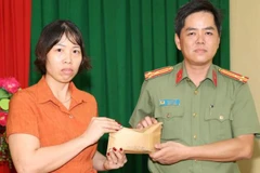 Công an Sóc Trăng trả lại tài sản cho người bị lừa qua mạng xã hội