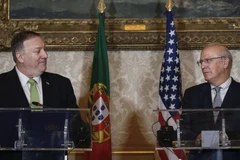 Ngoại trưởng Mike Pompeo và người đồng cấp Bồ Đào Nha Augusto Santos Silva. (Ảnh: RTP)