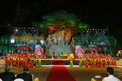 Tiết mục Hát trống quân của tỉnh Hưng Yên. (Ảnh: Nam Sương/TTXVN)