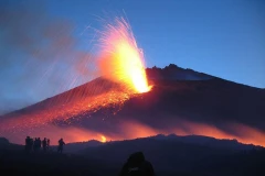 Núi lửa Etna phun trào. (Ảnh: AFP)