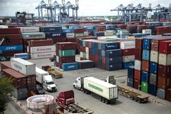 Bãi chứa Container hàng hóa tại Tân Cảng Cát Lái. (Ảnh: Hồng Đạt/TXVN)