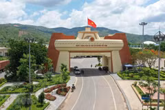 Cửa khẩu quốc tế Lao Bảo ở phía Việt Nam. (Ảnh: Hồ Cầu/TTXVN)