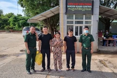 Y Liên đưa đưa về cửa khẩu Mộc Bài tỉnh Tây Ninh. (Ảnh: TTXVN phát)