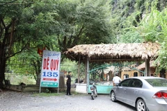 Cơ sở kinh doanh nơi có phòng nghỉ trong hang núi. (Ảnh: Đức Phương/TTXVN)