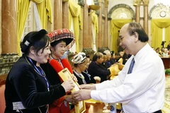 Chủ tịch nước gặp mặt đại biểu dân tộc thiểu số tỉnh Cao Bằng