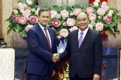 Chủ tịch nước tiếp Phó Tổng Tư lệnh kiêm Tư lệnh Lục quân Campuchia 