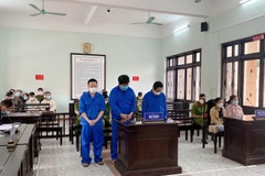 Các bị cáo tại phiên tòa xét xử sơ thẩm do Tòa ánh Nhân dân tỉnh Thừa Thiên-Huế mở. (Nguồn: cand.com.vn)