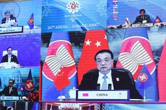 Thủ tướng Trung Quốc Lý Khắc Cường phát biểu tại Hội nghị cấp cao ASEAN-Trung Quốc lần thứ 24. (Ảnh: Dương Giang/TTXVN)
