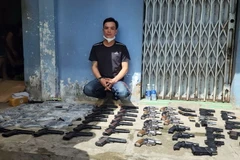 Công cụ được các đối tượng chế tạo, tàng trữ. (Ảnh: TTXVN phát)