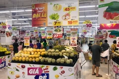 Nhiều hệ thống siêu thị 'chạy đua' khuyến mãi nhân dịp lễ Quốc Khánh 2/9. (Ảnh: Như Quỳnh/Vietnam+)