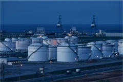 Nhà máy Lọc hóa dầu Nghi Sơn về đêm. (Nguồn: nsrp.vn)