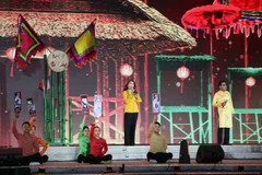  Nhiều hoạt động văn hóa được tổ chức góp phần thúc đẩy phát triển kinh tế ban đêm tại thành phố Đà Nẵng. (Ảnh: Trần Lê Lâm/TTXVN)