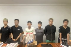 Các "thành viên" trong nhóm cướp bị cảnh sát tạm giữ. (Nguồn: Công an cung cấp)