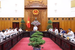 Hình ảnh Thủ tướng họp về bảo đảm nguồn nhân lực, vật lực cho y tế