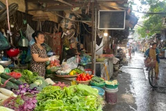 Giá rau xanh đang tăng từ 10-30% so với thời điểm đầu tháng. (Ảnh: Minh Hiếu/Vietnam+)
