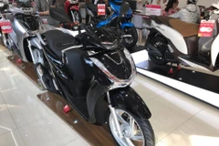 Mẫu xe máy cao cấp của SH đang có giá giảm khá lớn so với cùng kỳ năm ngoái. (Ảnh: M.H/Vietnam+)