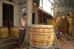 Bên trong nhà của một nghệ nhân làng nghề làm trống truyền thống Đọi Tam, tỉnh Hà Nam. (Ảnh: Minh Hiếu/Vietnam+)