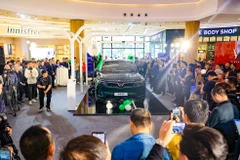 Cận cảnh mẫu VinFast VF9 trong ngày bàn giao xe đầu tiên tại Việt Nam