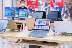 Thị trường laptop đang tiêu thụ chậm trong thời điểm đầu năm 2023. (Ảnh: PV/Vietnam+)