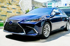 Ngoại hình Lexus ES 300h phiên bản mới. (Ảnh nguồn: TMV)