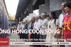 Sống lại không khí ngày Giải phóng Thủ đô với 'Sông Hồng cuộn sóng'