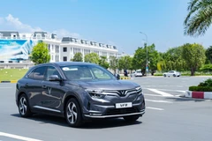 Hình ảnh VinFast VF8 trong ngày đầu tiên giao xe tới khách hàng Việt