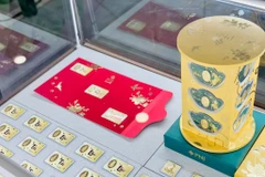 Đa dạng các sản phẩm vàng trong dịp vía Thần Tài năm Quý Mão 2023. (Ảnh: PV/Vietnam+)