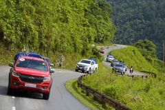 Bỏ túi những kinh nghiệm khi lái xe ôtô đi lễ, du Xuân dịp đầu năm